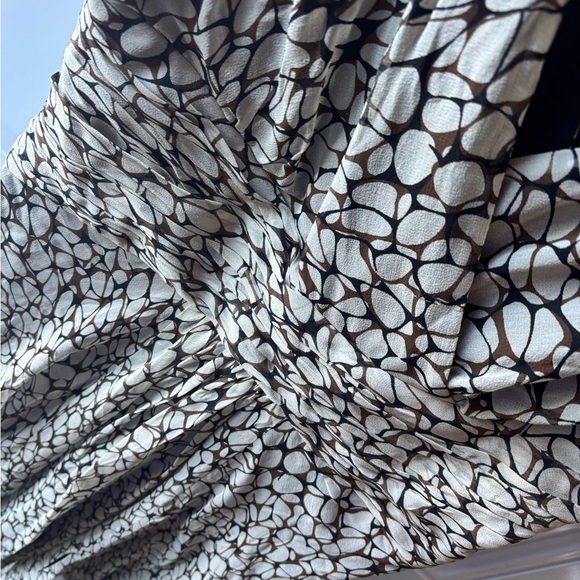 London Times Dress Size 8 Black Brown Sleeveless V-Neck Silk Flounce Women - Picture 3 of 6